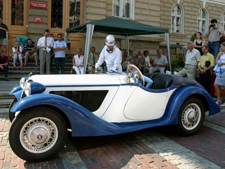 BMW-009